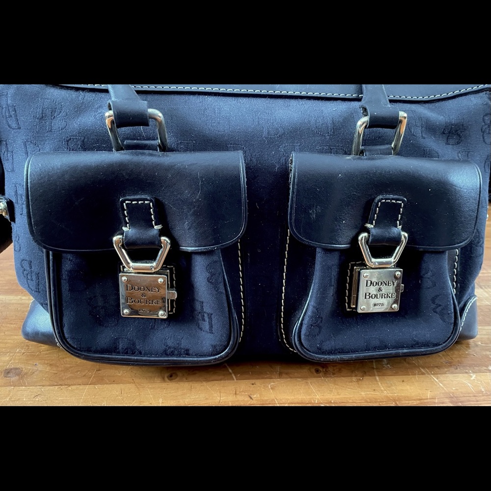 VINTAGE EUC  Dooney & Bourke handbag
